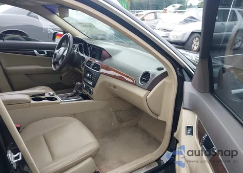 2013 Mercedes-Benz C 250 Luxury from USA, damaged, VIN WDDGF4HBXDR301604